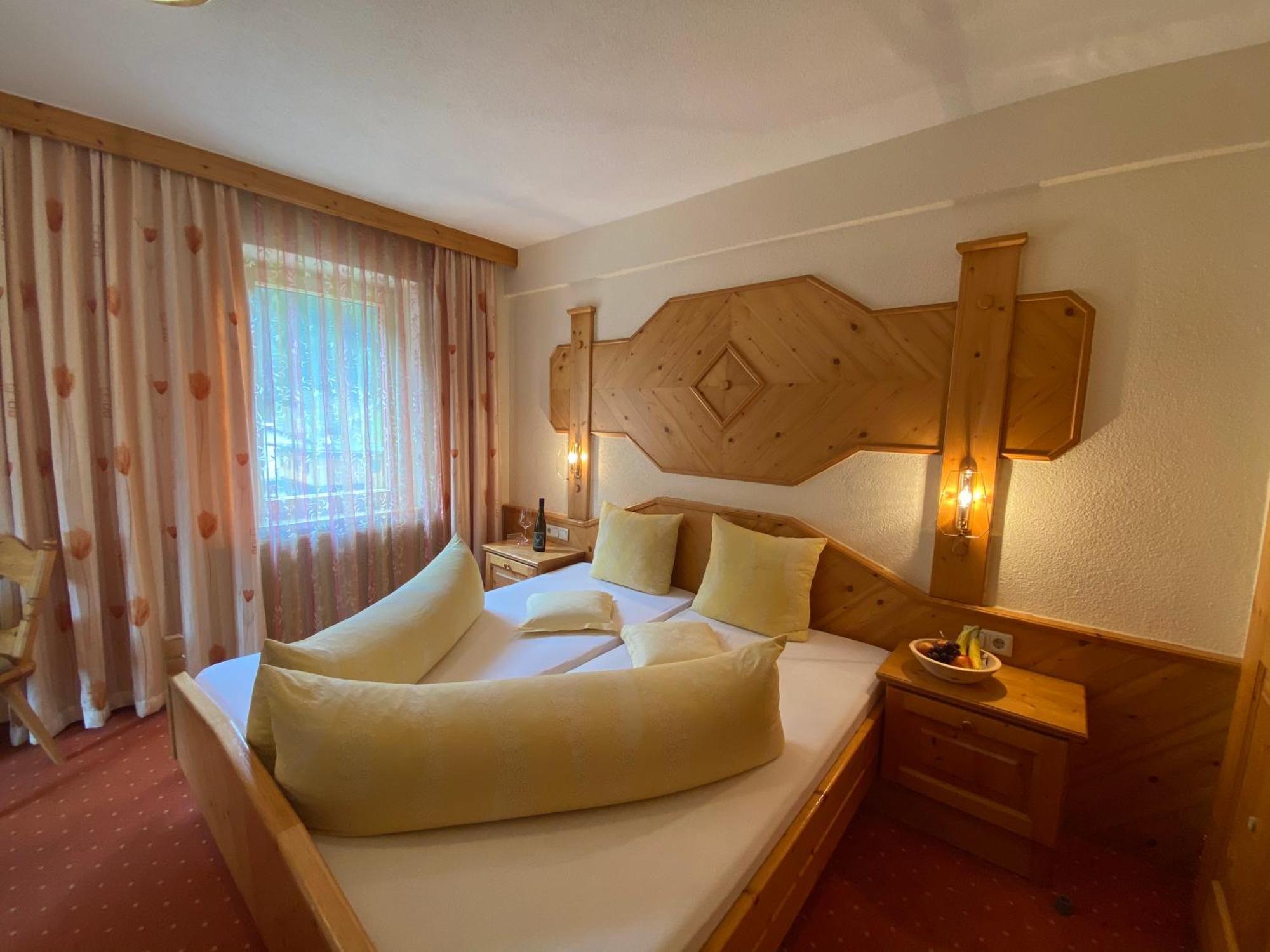 Hotel Jaegerhof Каунертал Екстериор снимка